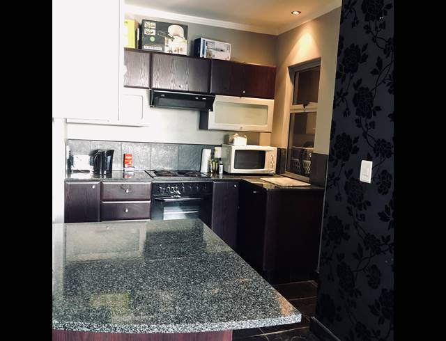 2 BEDROOM APARTMENT FOR SALE IN SANDTON CENTRAL